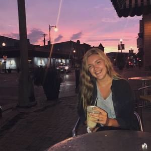 Meet your Posher, Alyssa